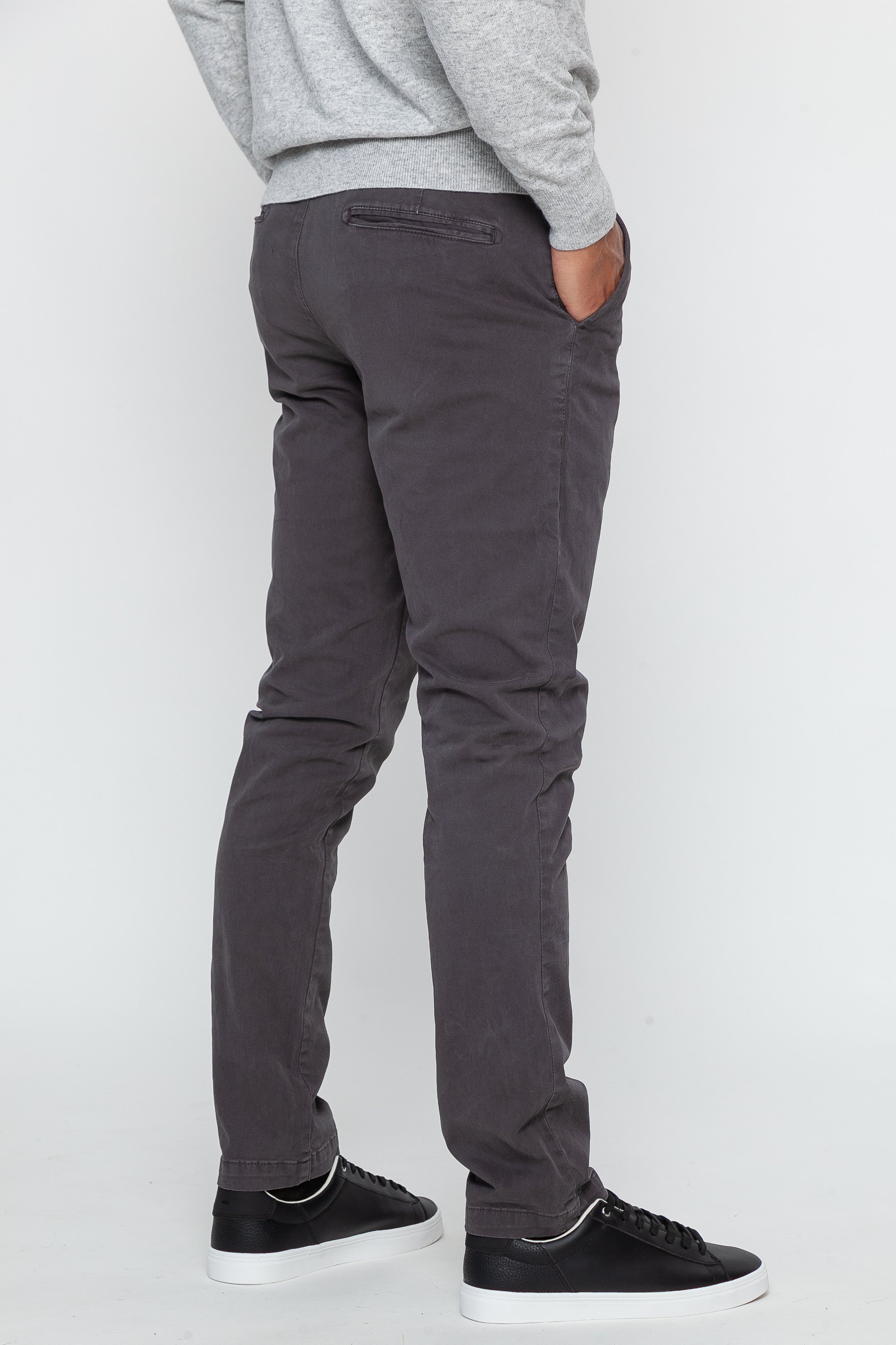 Pantalon gris foncé (21)