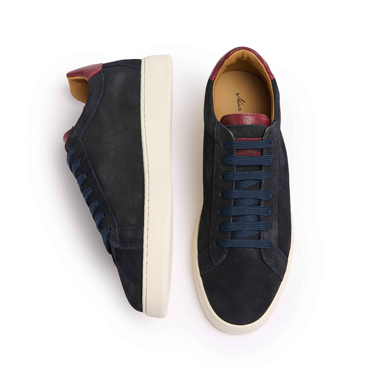 <tc>Men's Sneakers Boston</tc>